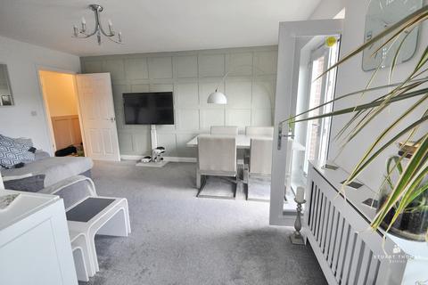 2 bedroom apartment for sale, Rayleigh Road, Benfleet