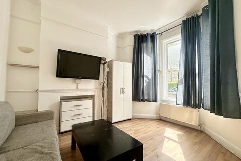 5 bedroom house to rent, Medlar Street, Camberwell, SE5