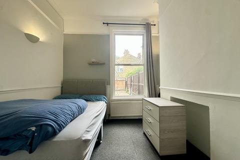 5 bedroom house to rent, Medlar Street, Camberwell, SE5