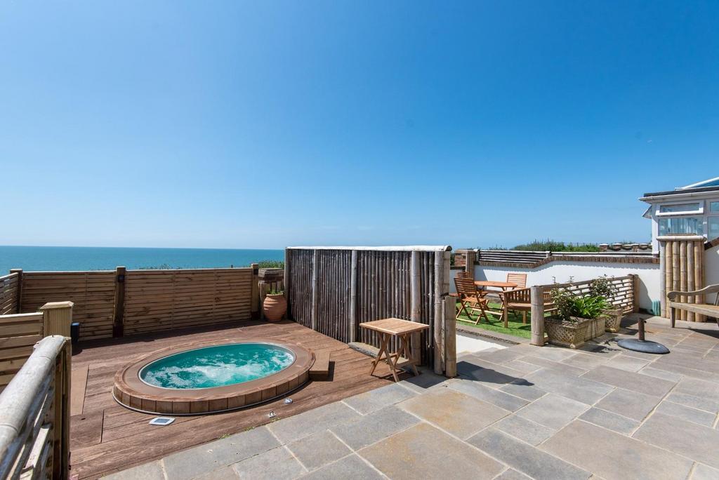 Garden/Hot Tub