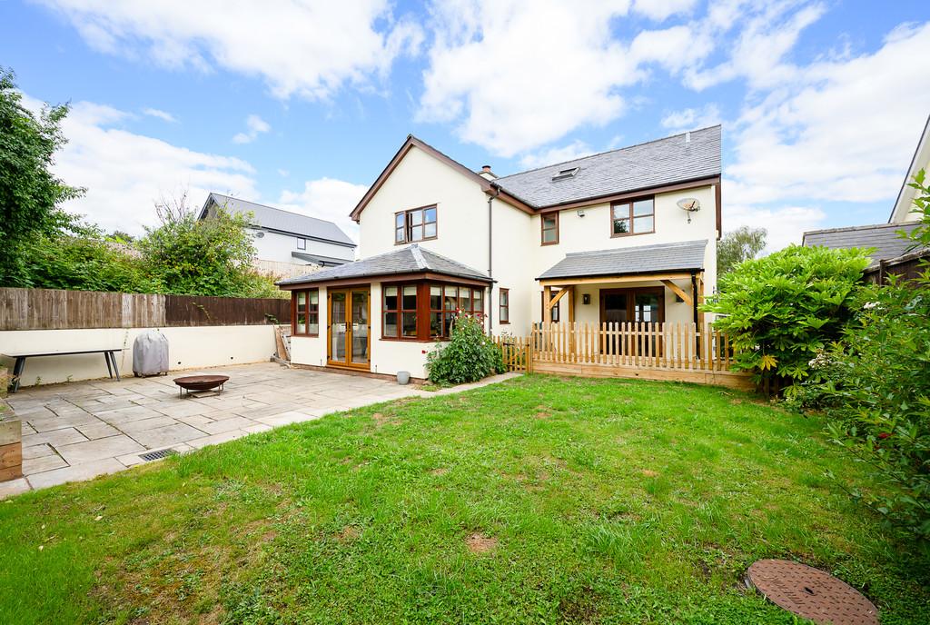 Yew Tree Close-30