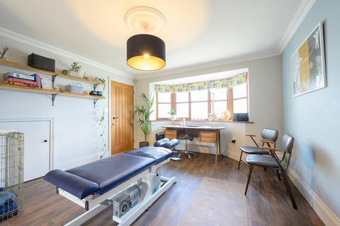 5 bedroom detached house for sale, Yew Tree Close, Whitchurch