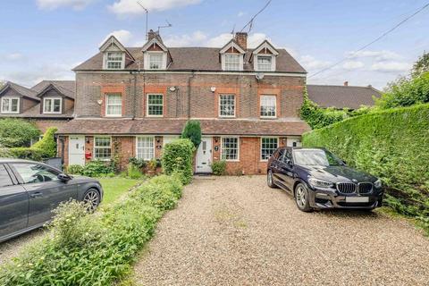 4 Finch Lane, Amersham, HP7 9NE