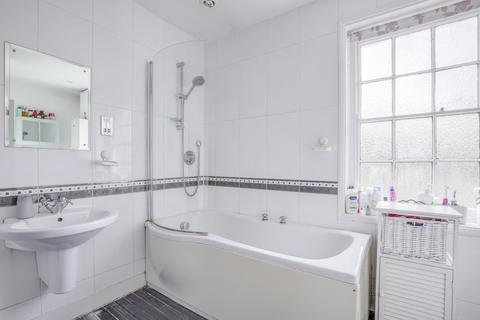 4 Finch Lane, Amersham, HP7 9NE