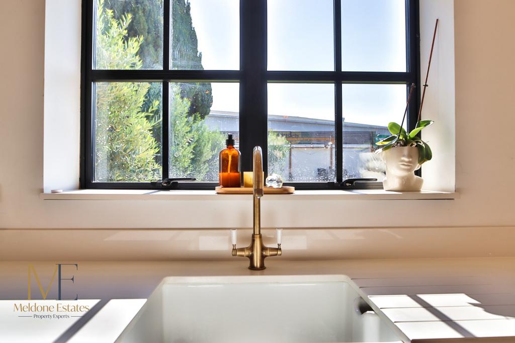 Feature sink