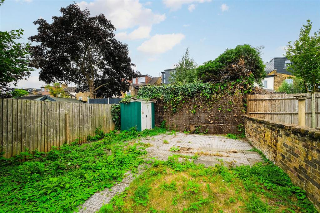 48 Stanley Road e18-9.jpg