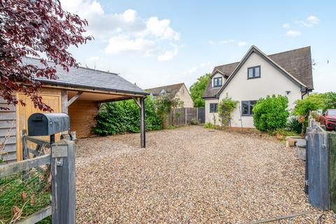 Milestone Road, Carterton, Oxfordshire, OX18