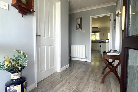 4 bedroom detached bungalow for sale, Rosudgeon TR20