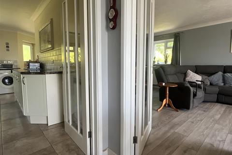 4 bedroom detached bungalow for sale, Rosudgeon TR20