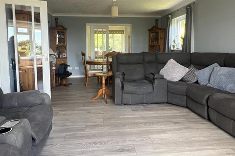 4 bedroom detached bungalow for sale, Rosudgeon TR20