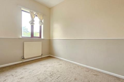 2 bedroom terraced house to rent, Hatton Park Road, Wellingborough, Northamptonshire, NN8