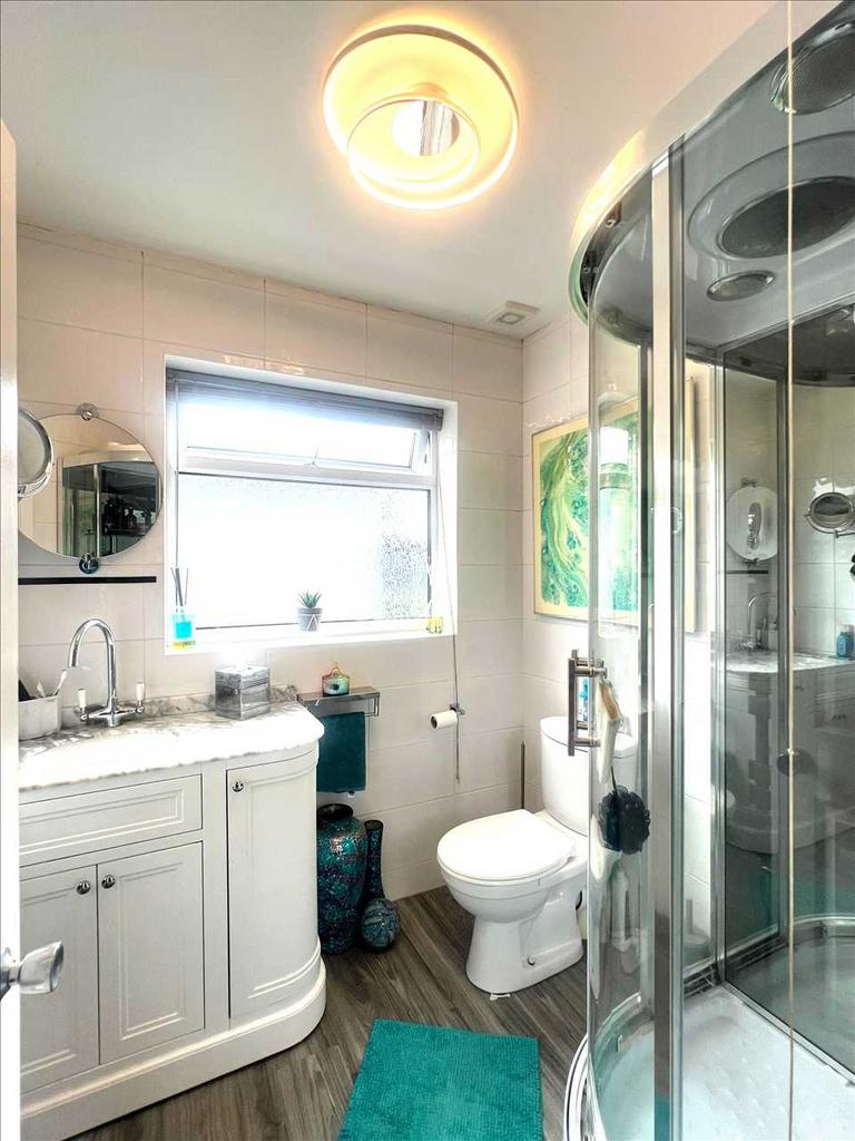 En suite shower room