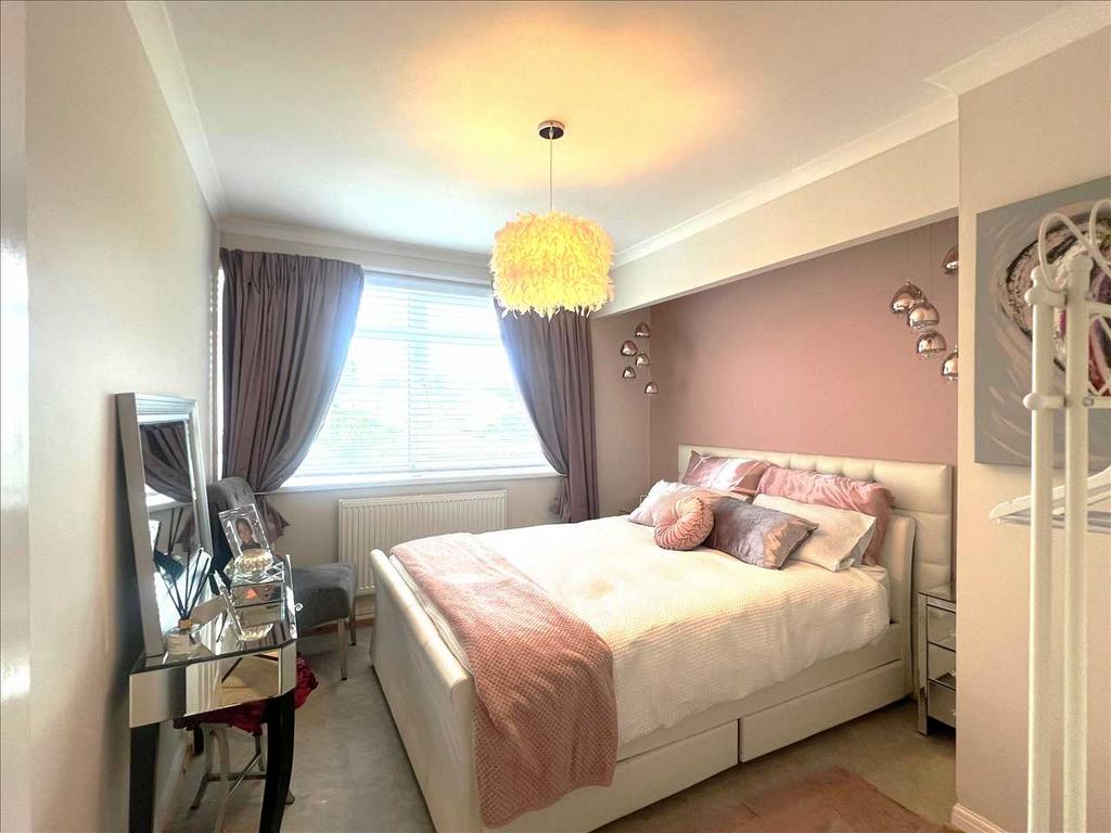 Bedroom 3 :