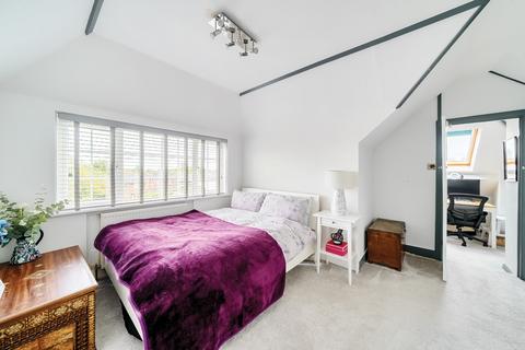 10 Poplars Close, Ruislip, HA4 7BU