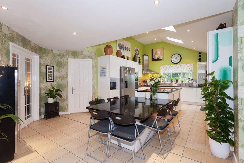 Dining kitchen
