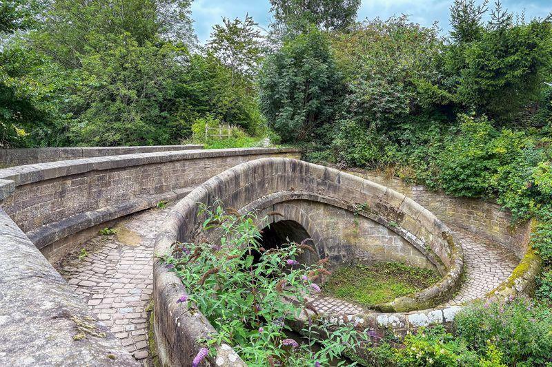 Canal bridge