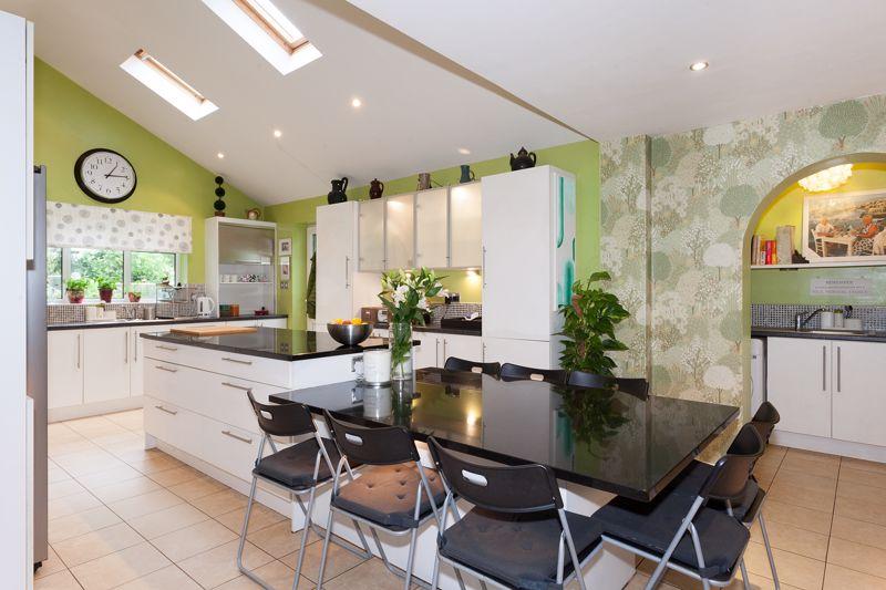 Dining kitchen