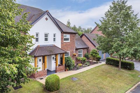 5 bedroom detached house for sale, Springwater Drive, Wychwood Park, Weston