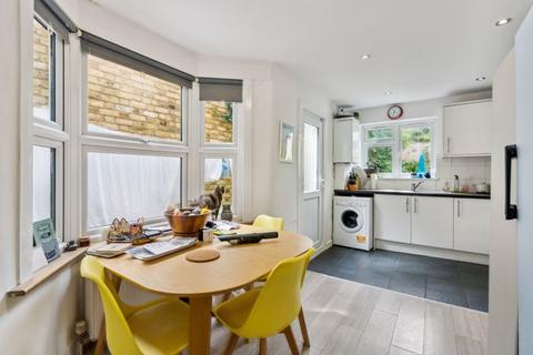 3 bedroom house for sale, Roding Road, Hackney, E5 0DN