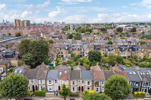 3 bedroom house for sale, Roding Road, Hackney, E5 0DN