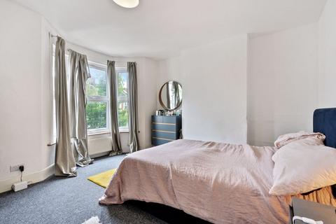 3 bedroom house for sale, Roding Road, Hackney, E5 0DN