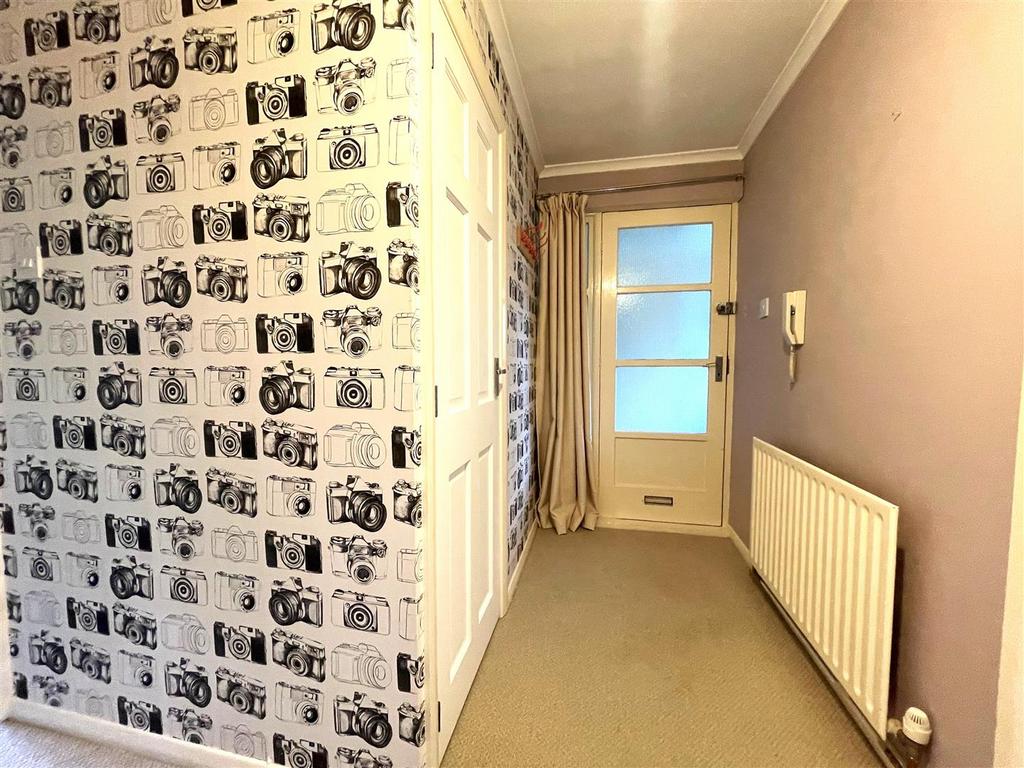 8 Muston Entrance Hall.jpg