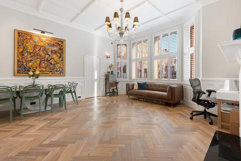 3 bedroom flat to rent, Rosary Gardens, South Kensington, London