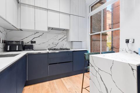 3 bedroom flat to rent, Rosary Gardens, South Kensington, London