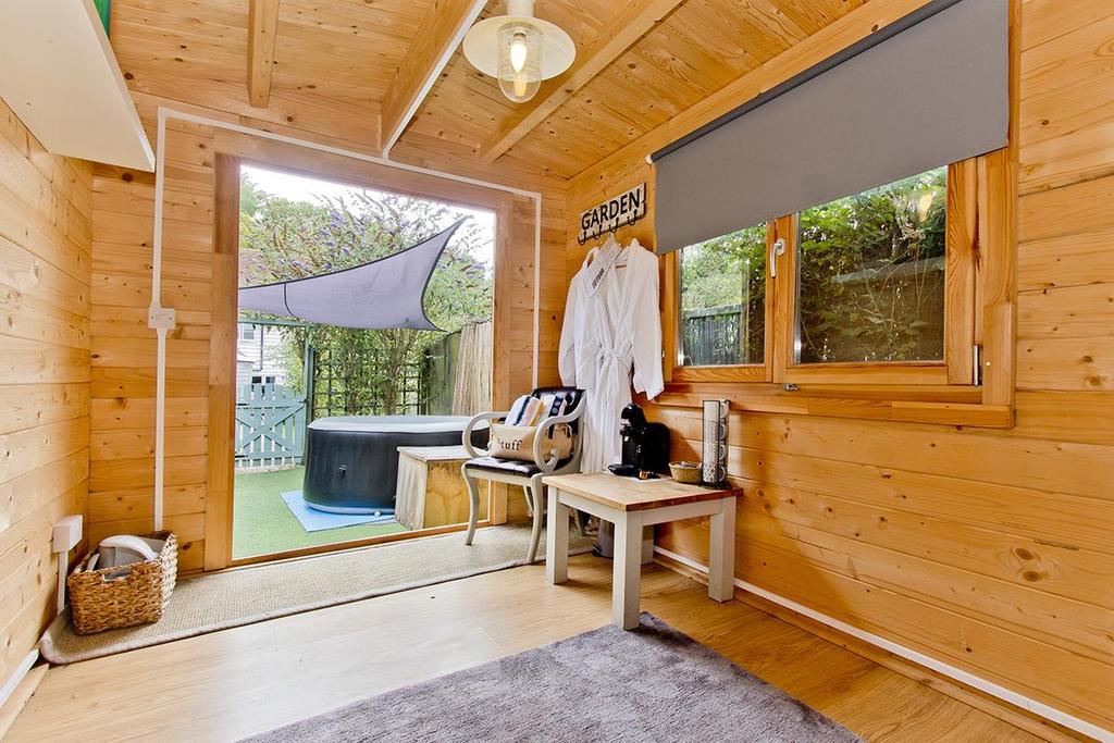 Cabin2.jpg
