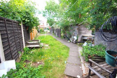 3 bedroom terraced house to rent, Preston Road, Birmingham