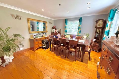 undefined, Drury Lane, Houghton Regis