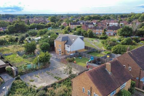 undefined, St. Peters Road, Uxbridge UB8