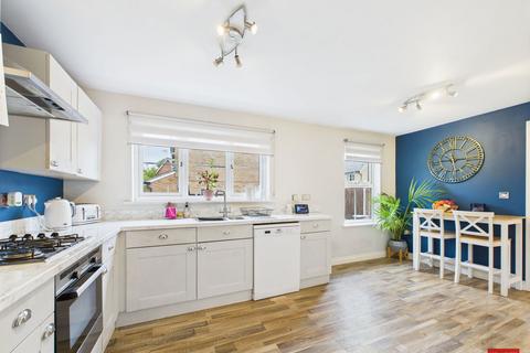 4 bedroom detached house for sale, Cosford Close Kingsway, Gloucester GL2
