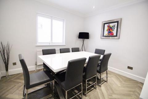11 Jones Road, Goffs Oak, Waltham Cross, EN7 5JN