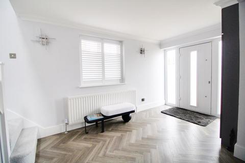 11 Jones Road, Goffs Oak, Waltham Cross, EN7 5JN