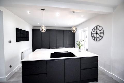 11 Jones Road, Goffs Oak, Waltham Cross, EN7 5JN