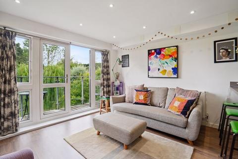 undefined, Bartlett Crescent, High Wycombe HP12