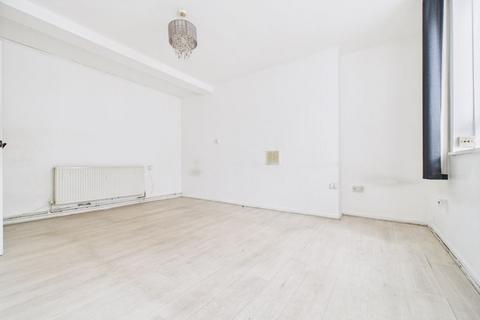 3 bedroom apartment for sale, Old Ford Road, London