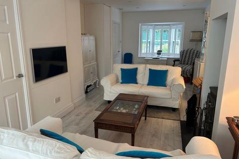 2 bedroom terraced house to rent, Chestnut Grove, Harborne, Birmingham