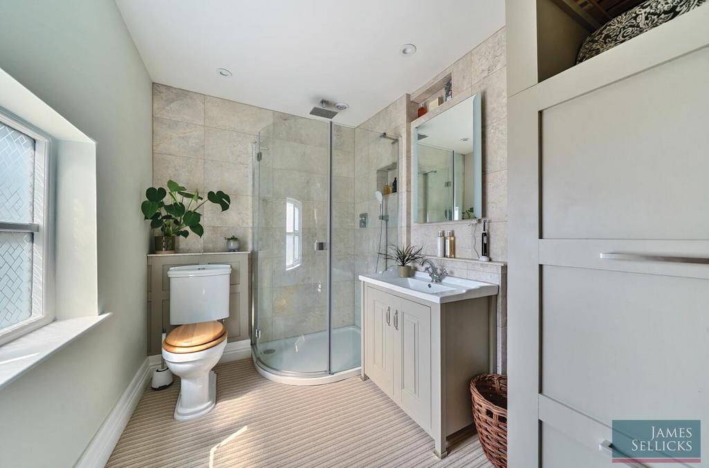 Ensuite shower room