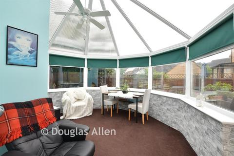 4 bedroom detached house for sale, Woodberry Road, Wickford, Essex