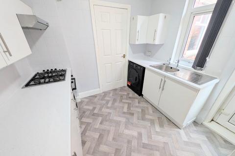 2 bedroom flat to rent, Whitefield Terr, Heaton NE6