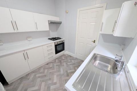 2 bedroom flat to rent, Whitefield Terr, Heaton NE6