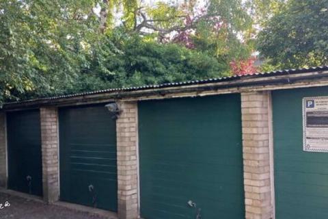 Garage to rent, Lilac Court, Cambridge CB1