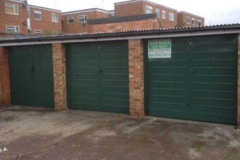 Garage to rent, Middleton Road, Banbury OX16