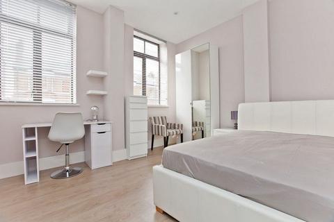 Studio to rent, Lithos Road, London NW3