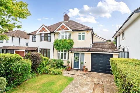 123 Hampermill Lane, Watford, WD19 4NX