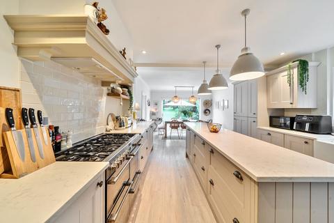123 Hampermill Lane, Watford, WD19 4NX