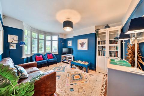 123 Hampermill Lane, Watford, WD19 4NX