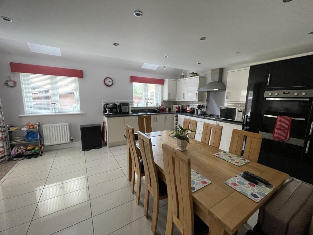 Kitchen/Breakfast Room
